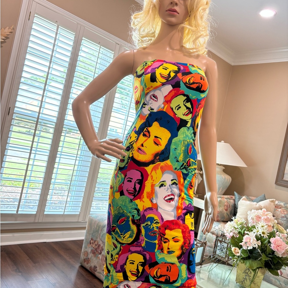 SIZZLING, SEXY, & STUNNING SUMMER DRESS IN MINT CONDITION.
